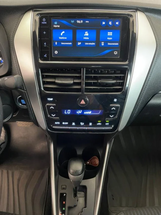 TOYOTA Yaris Sedan 1.5 16V 4P FLEX XL PLUS TECH MULTIDRIVE AUTOMTICO CVT