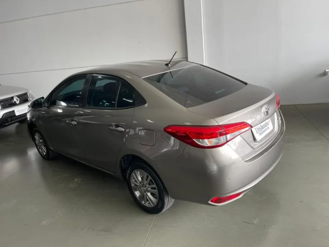 TOYOTA Yaris Sedan 1.5 16V 4P FLEX XL PLUS TECH MULTIDRIVE AUTOMTICO CVT