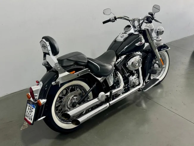 HARLEY DAVIDSON Softail DeLuxe 1600