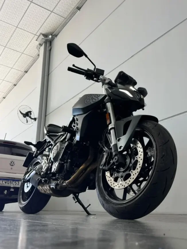 SUZUKI GSX 8S