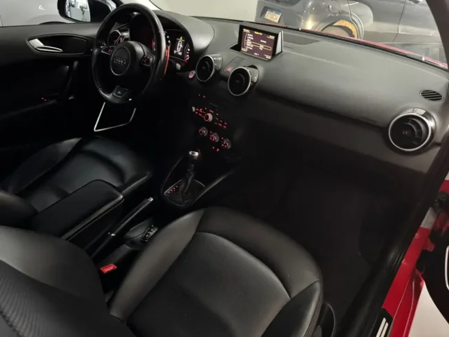 AUDI A1 1.4 16V 4P TFSI SPORTBACK ATRACTION S-TRONIC AUTOM�TICO