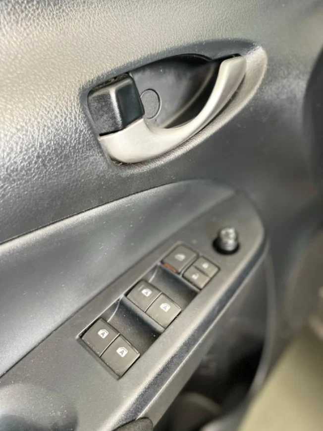 TOYOTA Yaris Sedan 1.5 16V 4P FLEX XL PLUS TECH MULTIDRIVE AUTOMTICO CVT