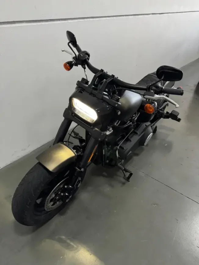 HARLEY DAVIDSON Softail Fat Bob 1800