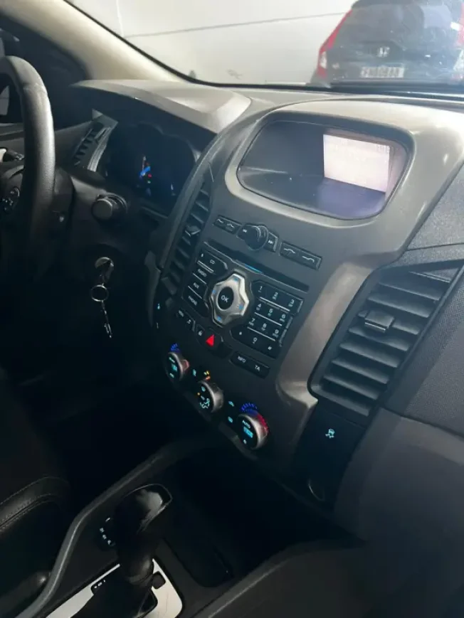 FORD Ranger 3.2 20V XLT 4X4 CABINE DUPLA TURBO DIESEL AUTOM�TICO