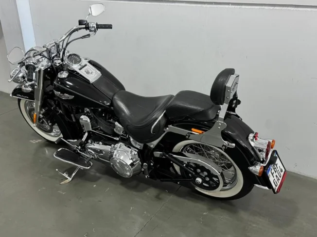 HARLEY DAVIDSON Softail DeLuxe 1600