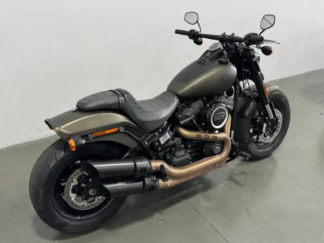 HARLEY DAVIDSON Softail Fat Bob 1800