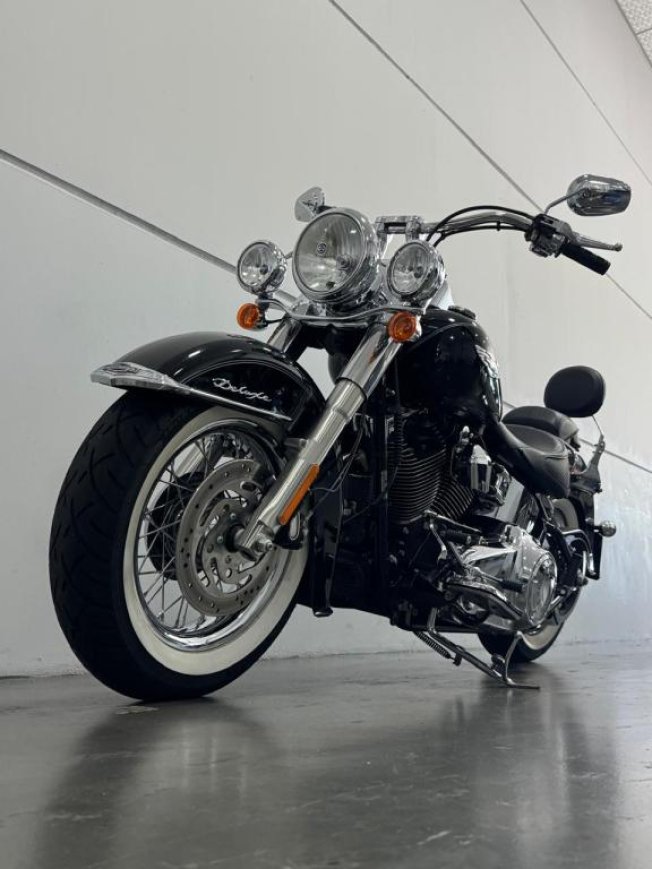 HARLEY DAVIDSON Softail DeLuxe 1600