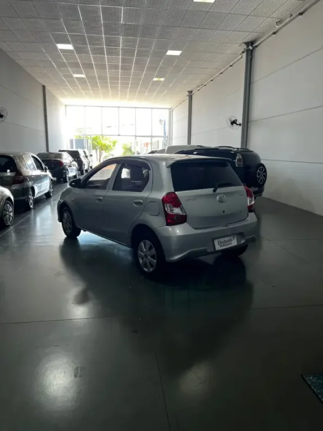 TOYOTA Etios Hatch 1.3 16V 4P FLEX X