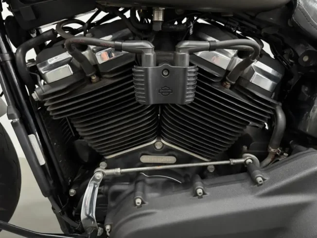 HARLEY DAVIDSON Softail Fat Bob 1800