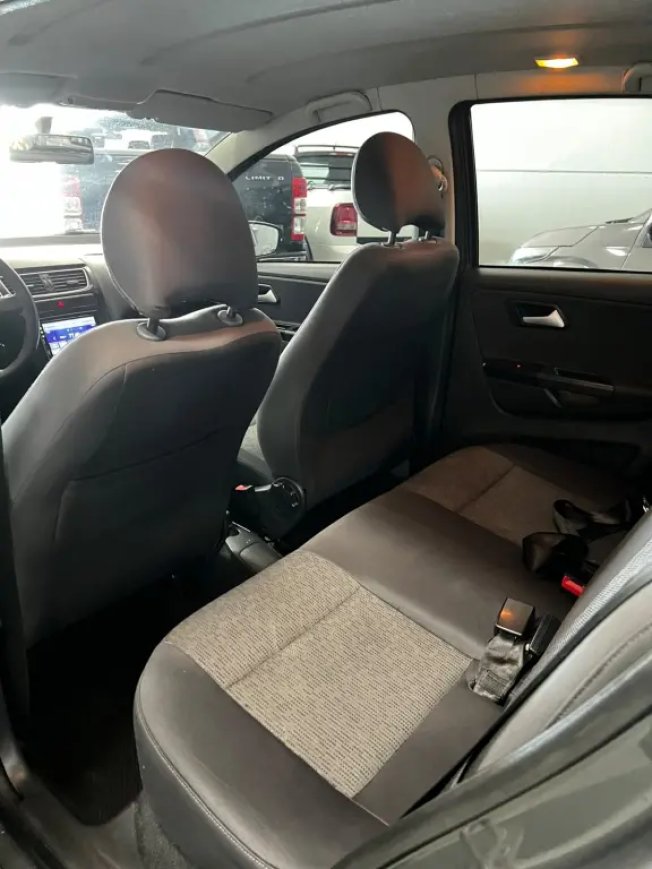 VOLKSWAGEN Fox 1.6 4P FLEX