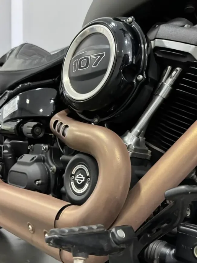 HARLEY DAVIDSON Softail Fat Bob 1800