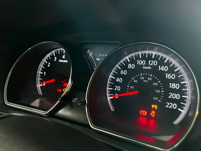 NISSAN Versa Sedan 1.6 16V 4P UNIQUE FLEX XTRONIC AUTOM�TICO CVT