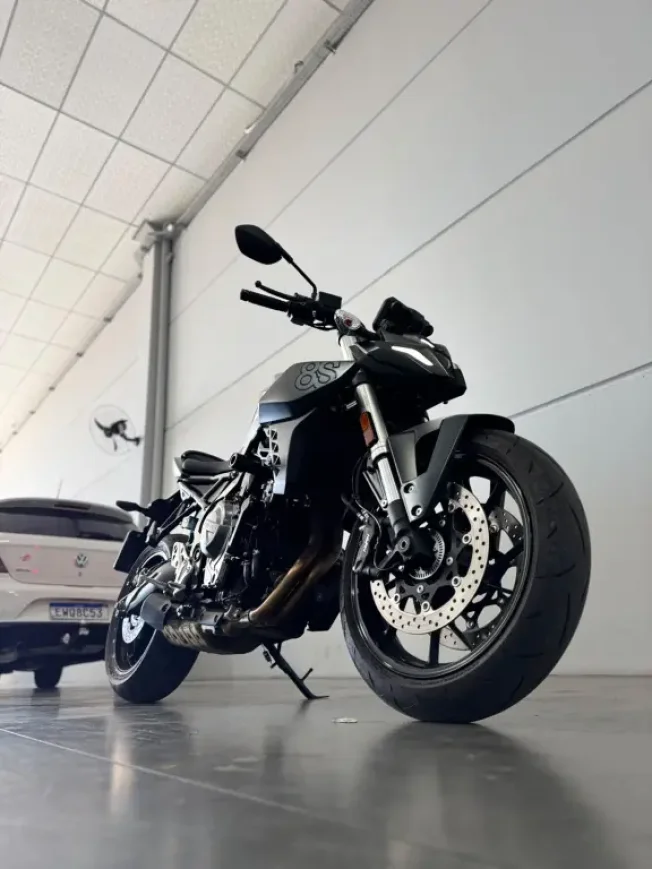 SUZUKI GSX 8S