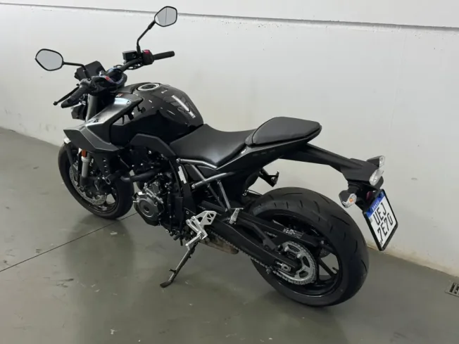 SUZUKI GSX 8S