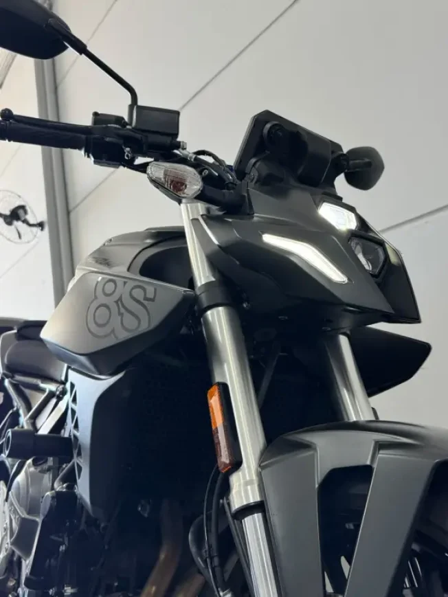 SUZUKI GSX 8S