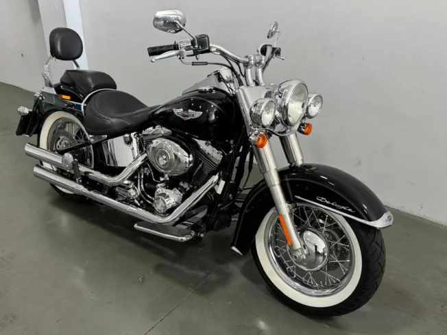 HARLEY DAVIDSON Softail DeLuxe 1600