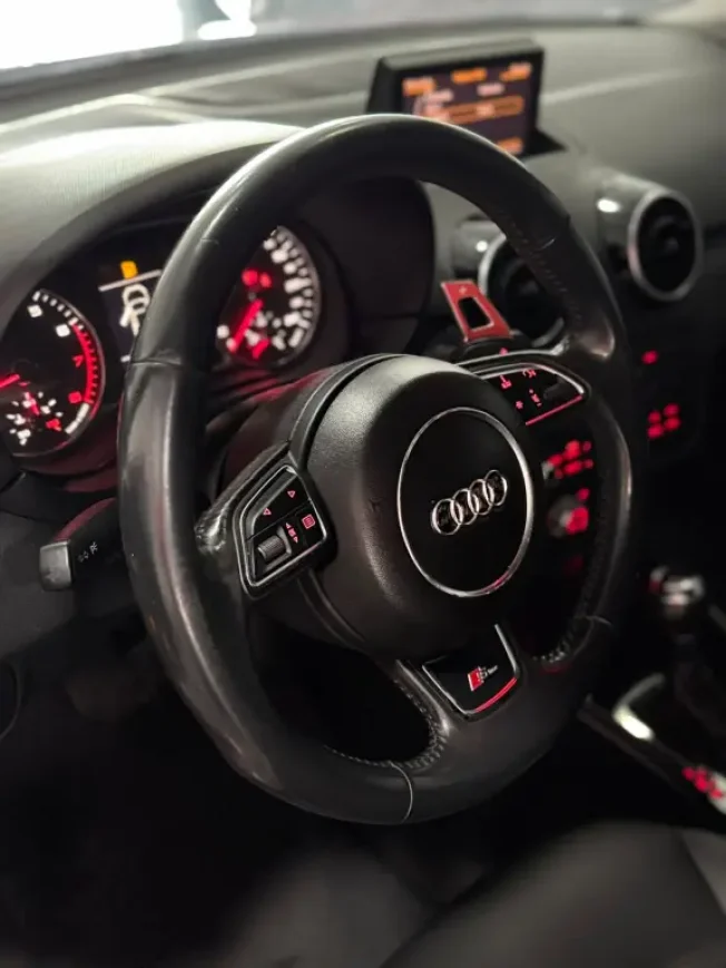 AUDI A1 1.4 16V 4P TFSI SPORTBACK ATRACTION S-TRONIC AUTOM�TICO