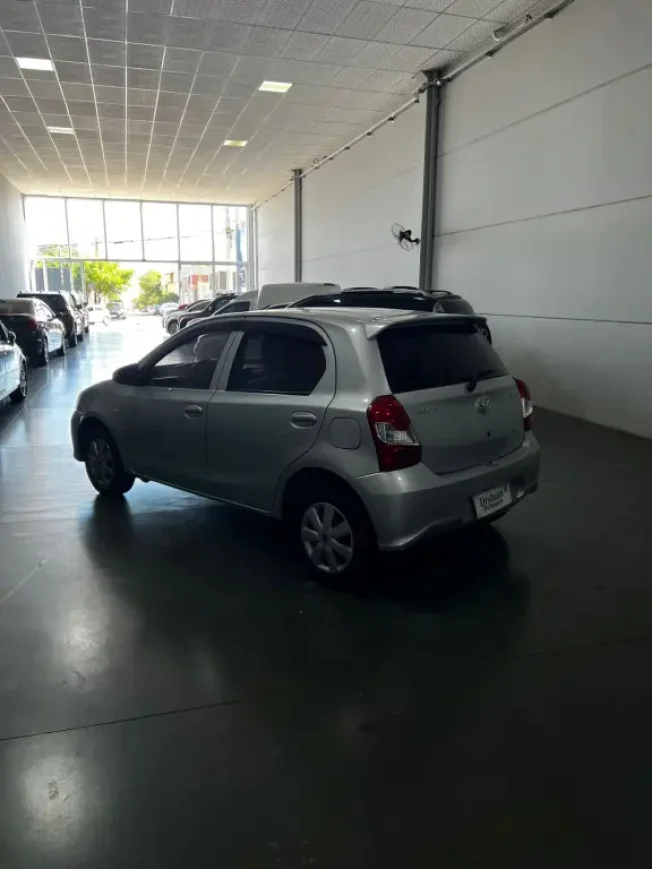 TOYOTA Etios Hatch 1.3 16V 4P FLEX X