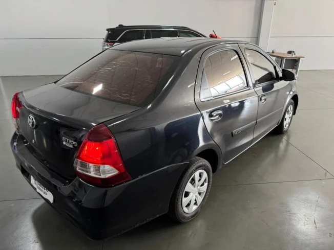 TOYOTA Etios Sedan 1.5 16V 4P FLEX X PLUS