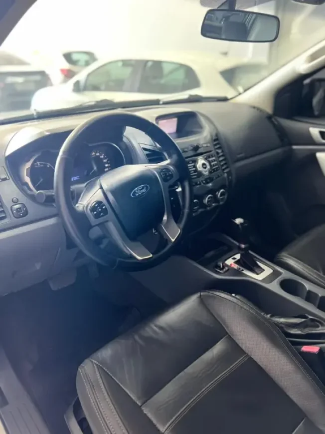 FORD Ranger 3.2 20V XLT 4X4 CABINE DUPLA TURBO DIESEL AUTOM�TICO