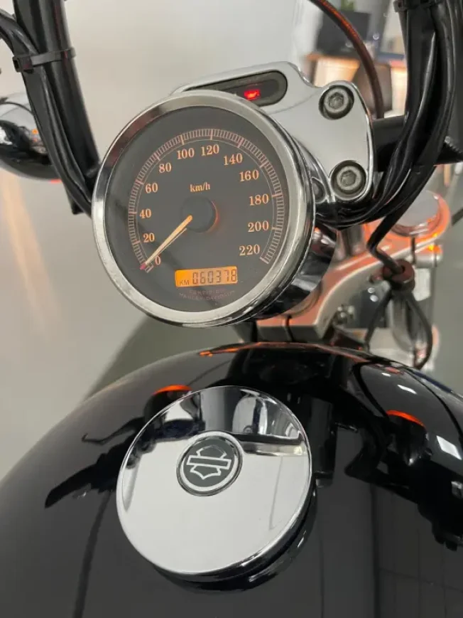 HARLEY DAVIDSON Sportster XL 883 CUSTOM