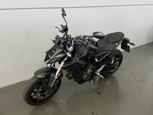 SUZUKI GSX 8S