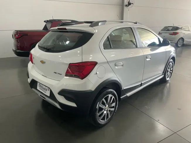 CHEVROLET Onix Hatch 1.4 4P FLEX ACTIV AUTOMTICO