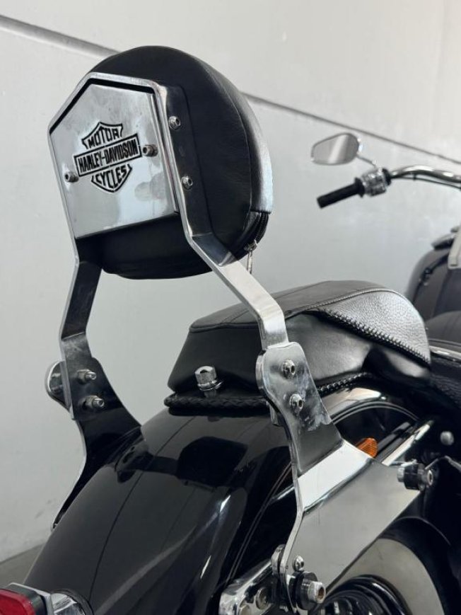 HARLEY DAVIDSON Softail DeLuxe 1600