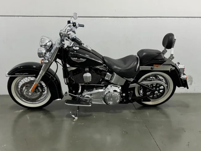 HARLEY DAVIDSON Softail DeLuxe 1600