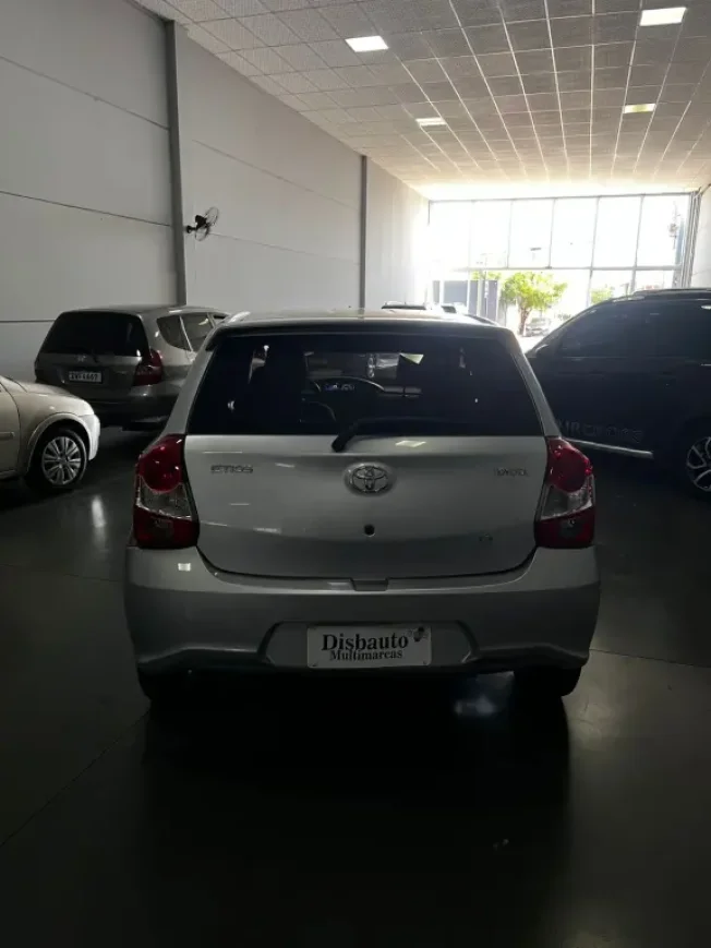 TOYOTA Etios Hatch 1.3 16V 4P FLEX X