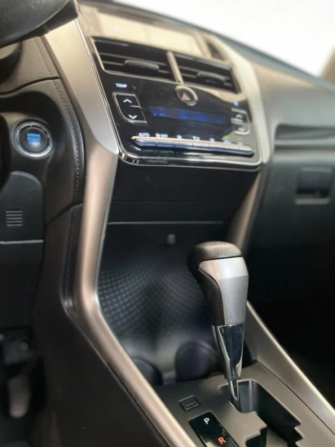 TOYOTA Yaris Sedan 1.5 16V 4P FLEX XL PLUS TECH MULTIDRIVE AUTOMTICO CVT