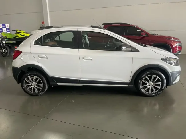 CHEVROLET Onix Hatch 1.4 4P FLEX ACTIV AUTOMTICO