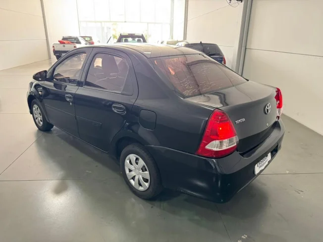TOYOTA Etios Sedan 1.5 16V 4P FLEX X PLUS