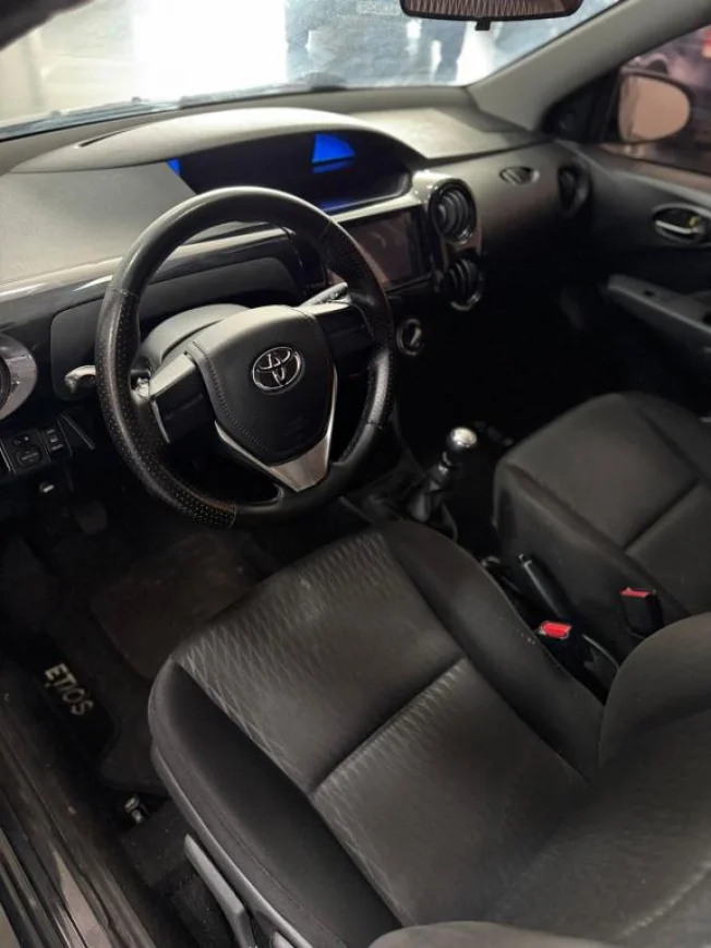 TOYOTA Etios Sedan 1.5 16V 4P FLEX X PLUS