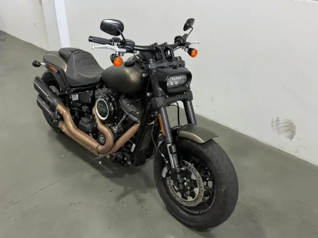 HARLEY DAVIDSON Softail Fat Bob 1800