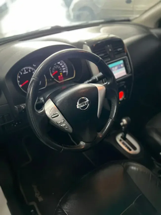 NISSAN Versa Sedan 1.6 16V 4P UNIQUE FLEX XTRONIC AUTOM�TICO CVT