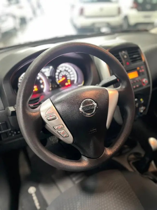 NISSAN Versa Sedan 1.6 16V 4P FLEX SV