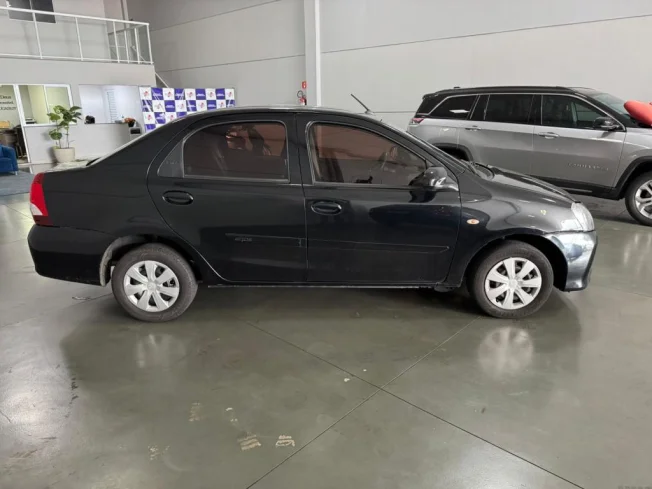 TOYOTA Etios Sedan 1.5 16V 4P FLEX X PLUS