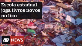 Escola estadual de Bauru joga livros novos no lixo