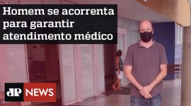 Homem se acorrenta em hospital para exigir tratamento de sa�de ao pai