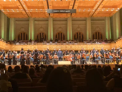 Osesp faz concerto para profissionais da sade