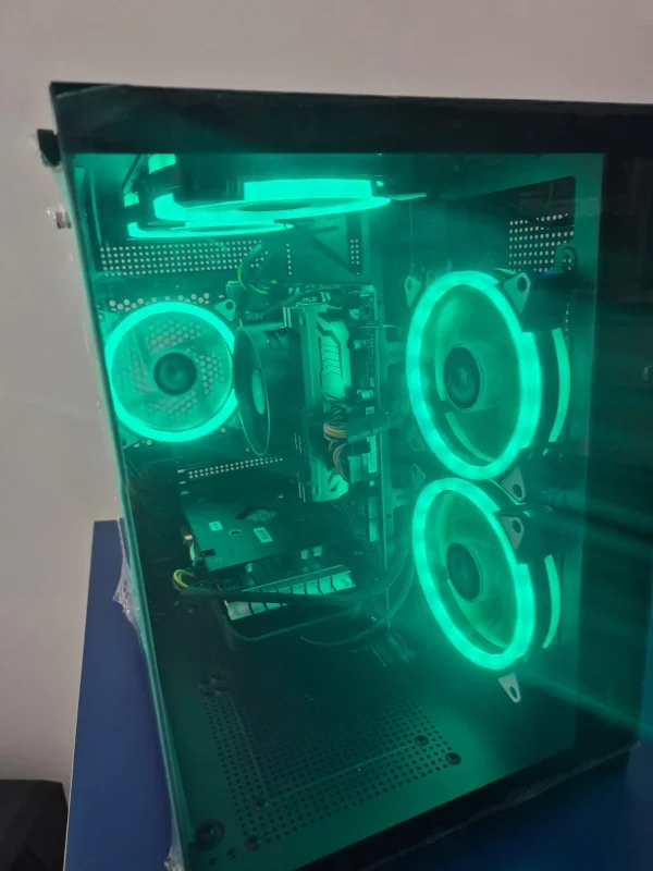 Computador Gamer Ryzen 5 5500 3.6ghz, Memória de 16GB DDR4, SSD Nvme 1Tb Crucial, Fonte 500W Real 80 Plus, Placa De Video Rx 570 8GB, Gabinete Aquário, Kit 6Coolers RGB