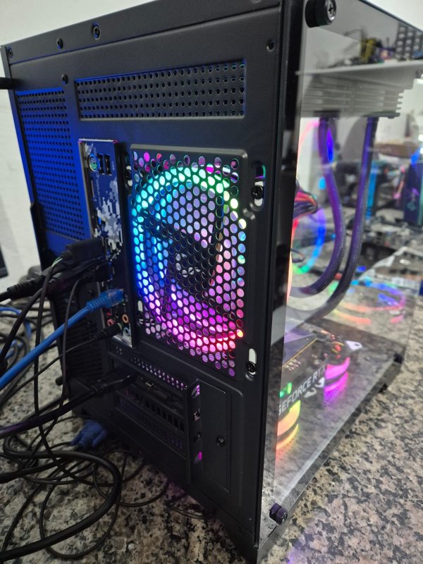 Computador Usado Ryzen 7 7500x 3.4ghz, Placa M�e Asrock B450M Steel Legend, 16GB DDR4 3200Mhz RGB, Nvme 1TB, RTX 3050 8GB, Fonte 500W Real, Water cooler RGB e Fans RGB
