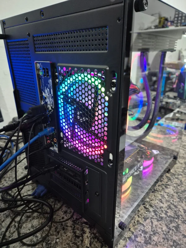Computador Usado Ryzen 7 7500x 3.4ghz, Placa M�e Asrock B450M Steel Legend, 16GB DDR4 3200Mhz RGB, Nvme 1TB, RTX 3050 8GB, Fonte 500W Real, Water cooler RGB e Fans RGB