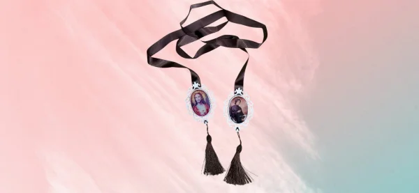 ADORNO ESCAPULARIO DE PORTA COLORIDO MDF