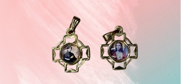 MEDALHA CRUZ DOURADA PERSONALIZADA