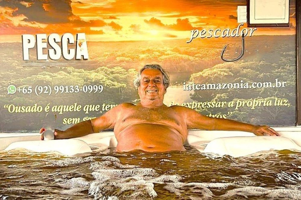 O Iate Amaz�nia tem 14 su�tes. Hospedagem fluvial de alto n�vel e muito conforto. Pesca Esportiva, Eventos, Cruzeiros e Apoio Log�stico. Opera nos estados do Amazonas, Roraima, Rond�nia, Par� e Amap�. � o maior, o mais robusto e mais completo de sua categoria, com casco duplo refor�ado, dois propulsores e calado baixo de 1,10m, permitindo navega��o tanto em �guas rasas como em �reas turbulentas e profundas. Seguran�a e Sustentabilidade acima de tudo. Contato +55 (92) 99133-0999.