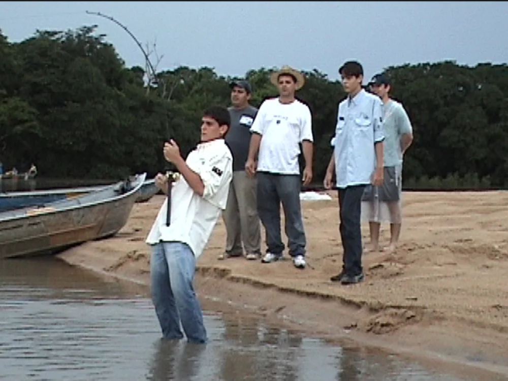 Rio Apa - Thiago e amigos procuram Ja da Foto