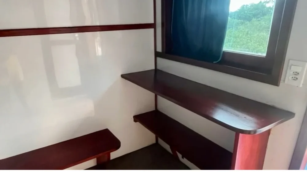 Iate Amaznia - camarote com cama de casal e de solteiro janela panormica