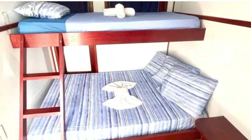Iate Amaznia - camarote com cama de casal e de solteiro